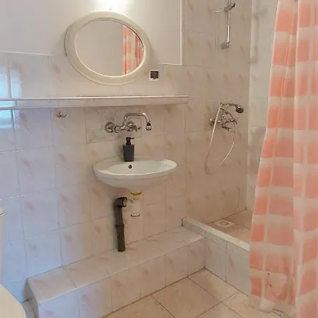 アパートホテル Modrak