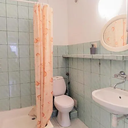 アパートホテル Modrak スヲーネガシエ