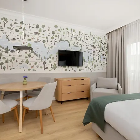 Modrak アパートホテル 4*