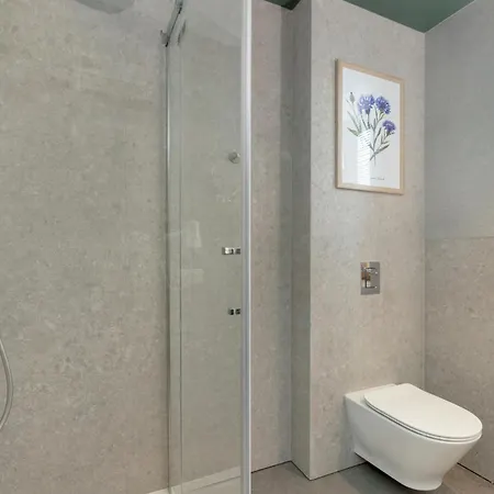 Modrak アパートホテル 4*